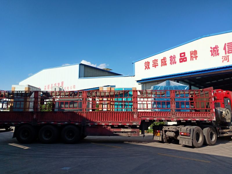 變頻電機、變頻柜、變壓器、高壓開關(guān)柜、低壓開關(guān)柜、補償柜，一套發(fā)往鉆井現(xiàn)場